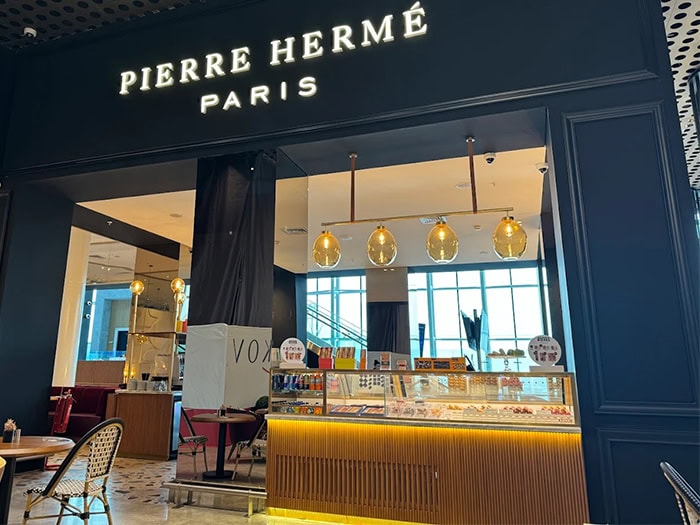 S2000 Signature at Pierre Herme Istanbul Airport Branch