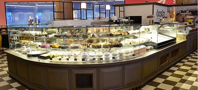 ÖZSÜT DESSERT SHOWCASES