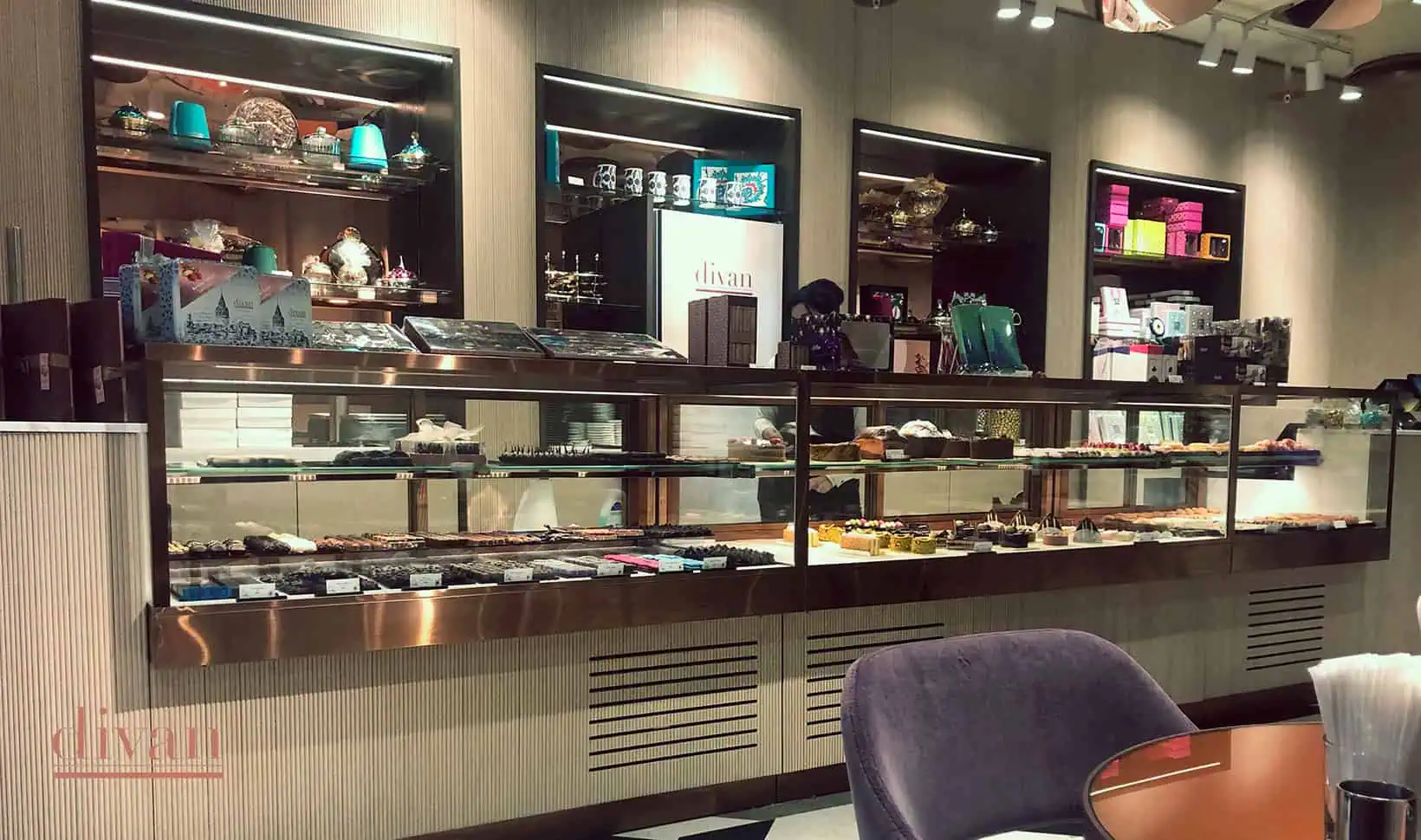 Divan Patisserie - Pastry Cabinet