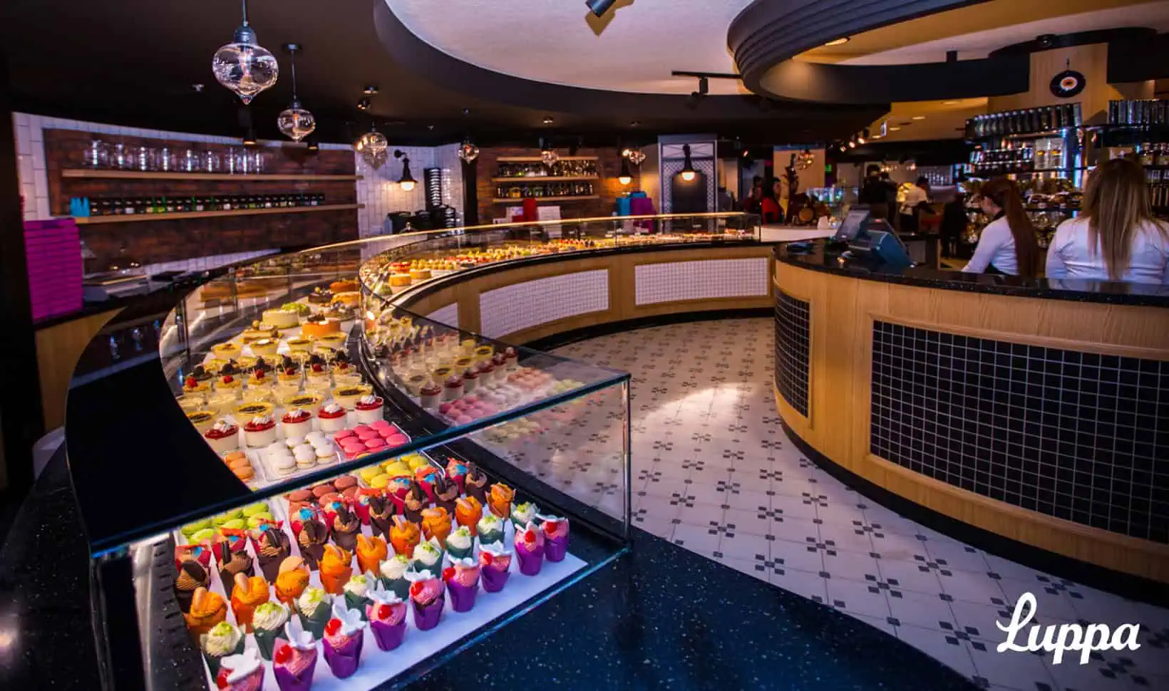 Luppa Pastry Showcase